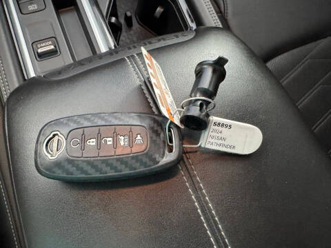 2024 Nissan Pathfinder Platinum