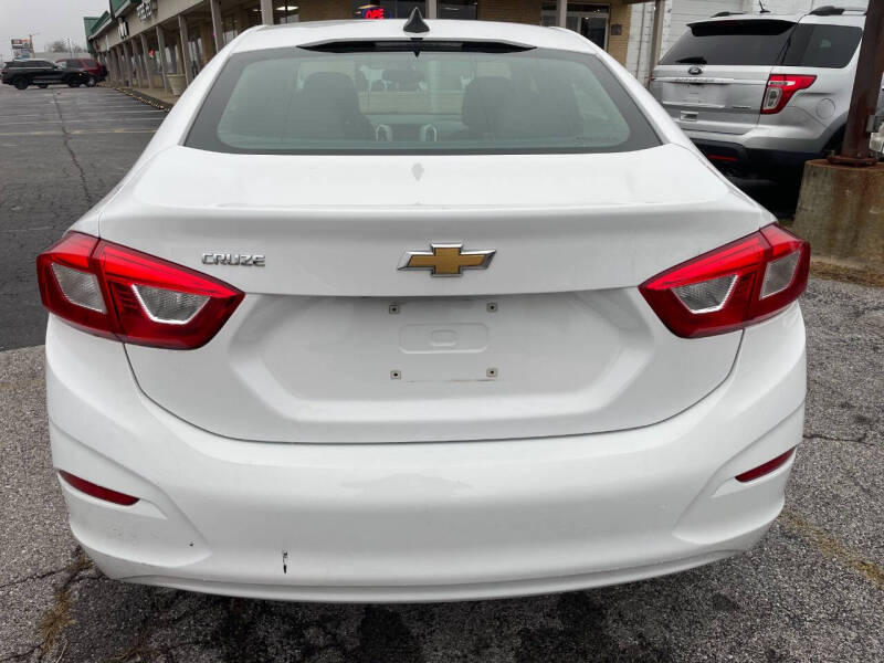 2017 Chevrolet Cruze LS Auto