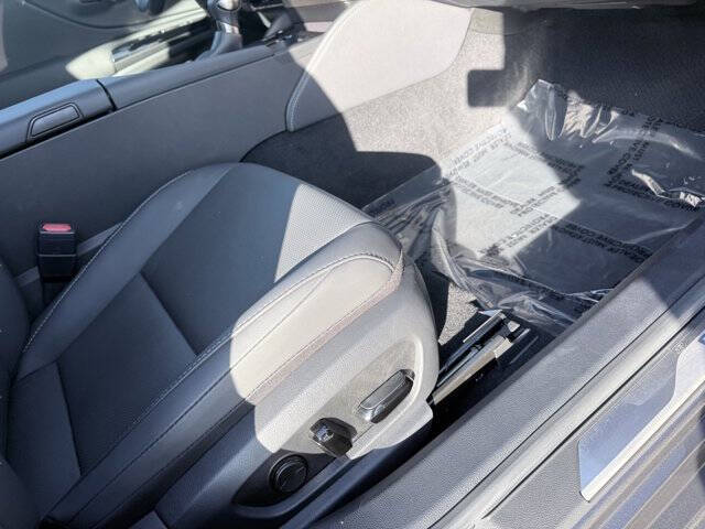 2025 Lexus ES 300h F SPORT Design