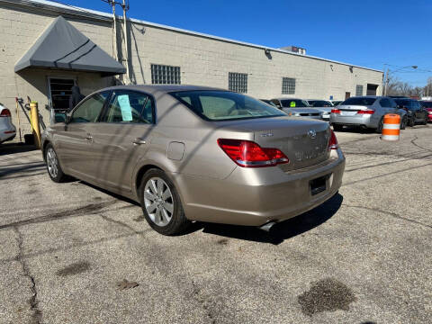 2005 Toyota Avalon XLS