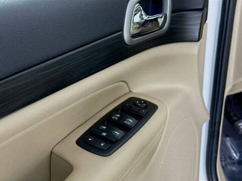 2019 Jeep Grand Cherokee Laredo E