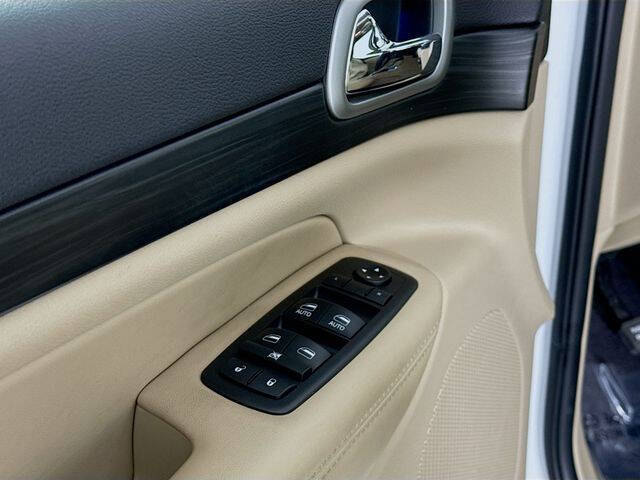 2019 Jeep Grand Cherokee Laredo E