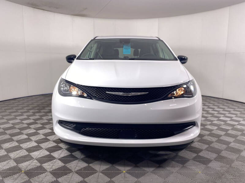 2024 Chrysler Voyager LX