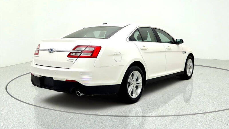 2018 Ford Taurus SEL