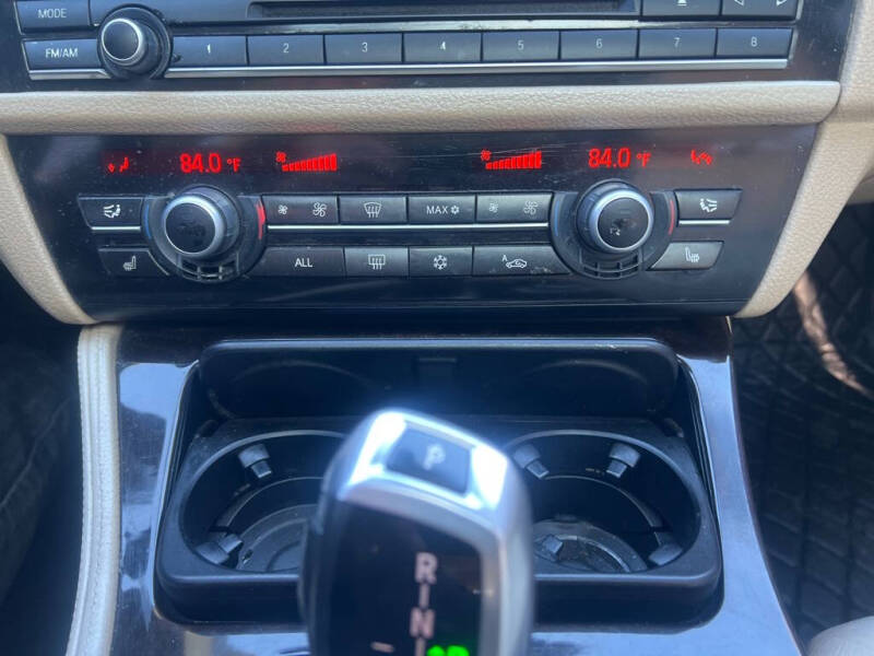 2011 BMW 5 Series 528i