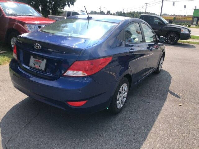 2017 Hyundai Accent SE