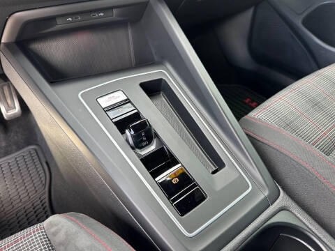 2022 Volkswagen Golf GTI S