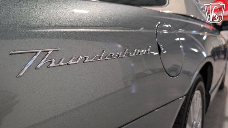 2004 Ford Thunderbird