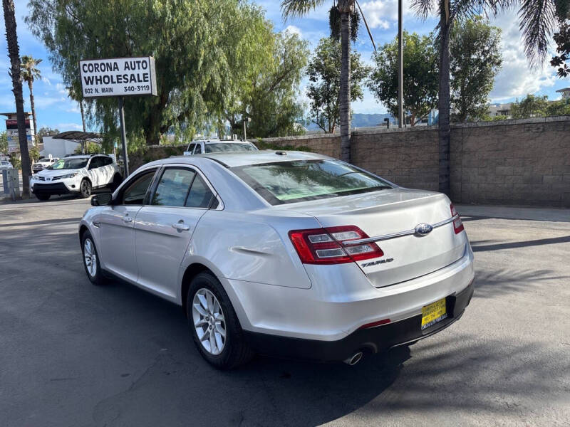 2013 Ford Taurus SE