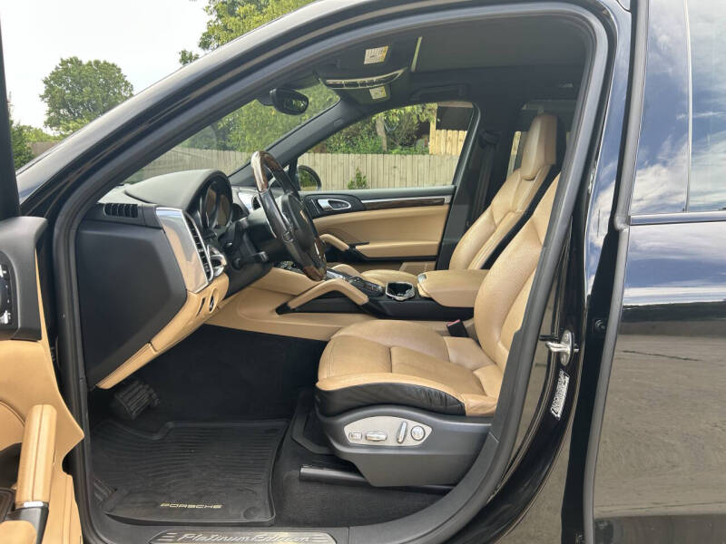 2014 Porsche Cayenne Platinum