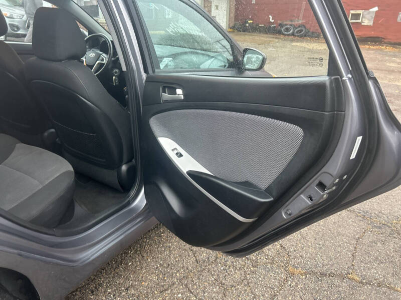 2013 Hyundai Accent GS