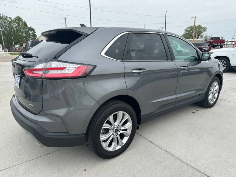 2024 Ford Edge Titanium