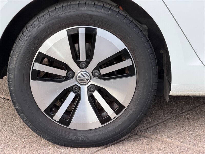 2017 Volkswagen e-Golf SE