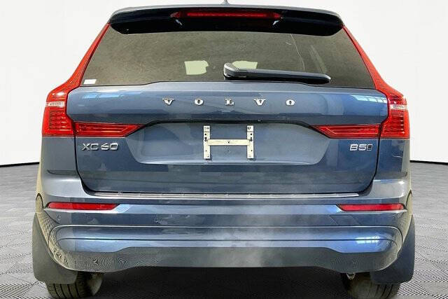 2022 Volvo XC60 B5 Momentum