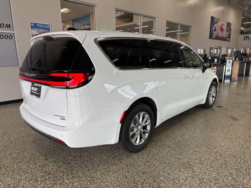 2026 Chrysler Pacifica Limited