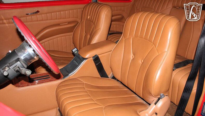 1948 Ford Deluxe