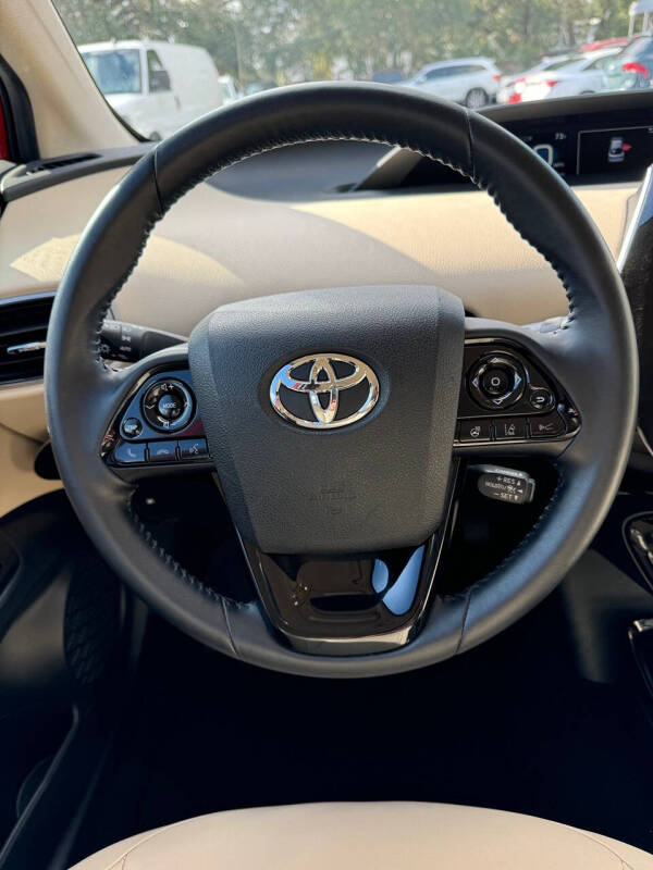 2019 Toyota Prius XLE