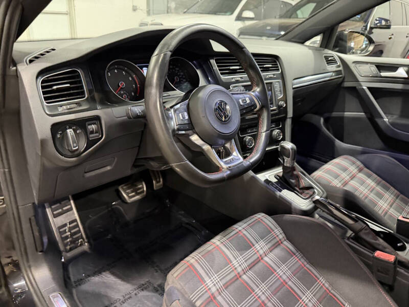 2017 Volkswagen Golf GTI S