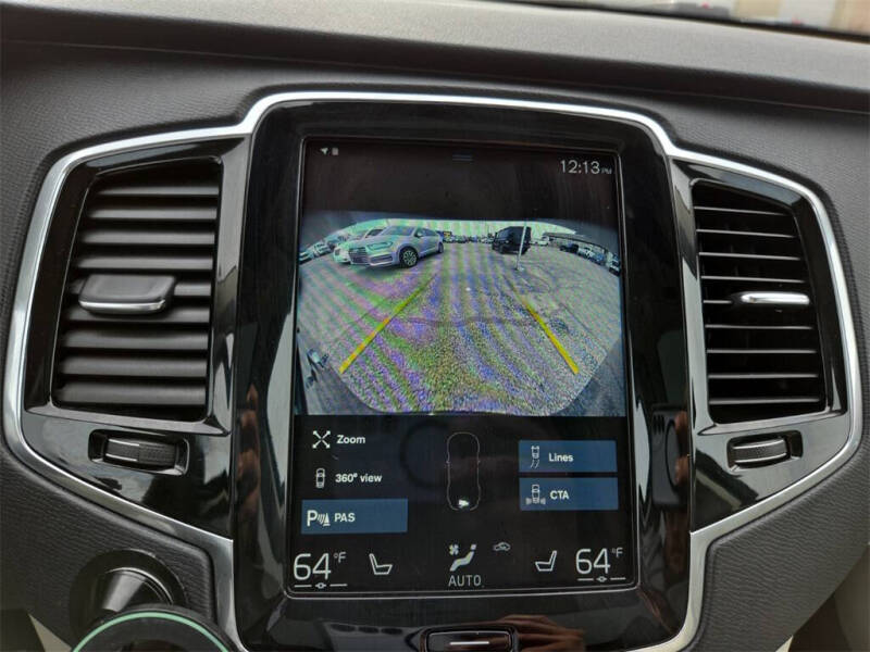 2021 Volvo XC90 T6 Momentum 7-Passenger