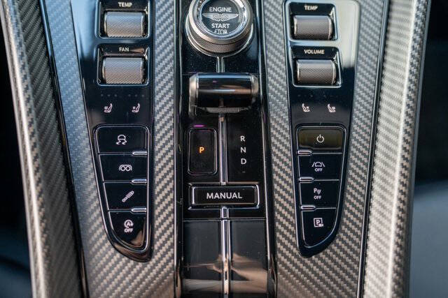 2024 Aston Martin DB12 22