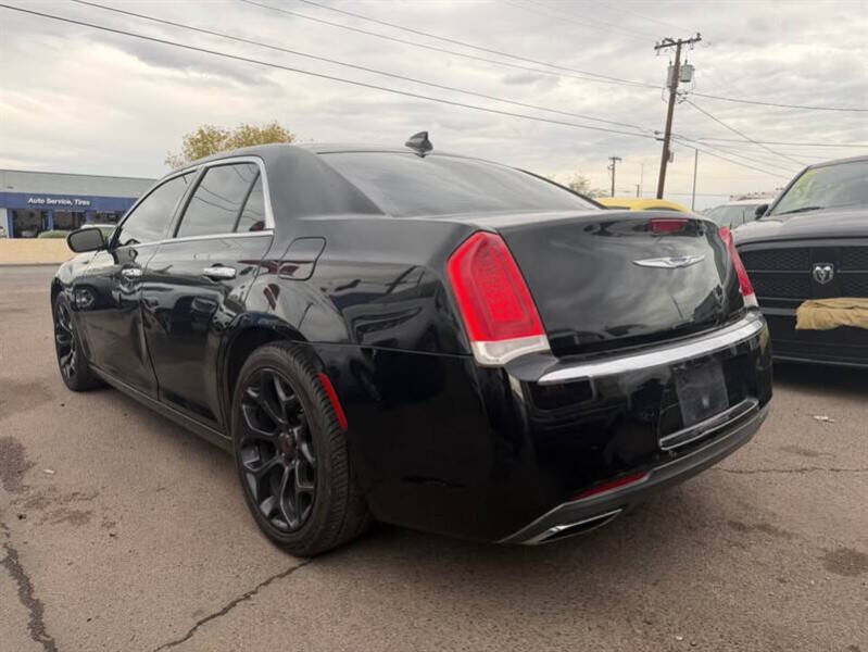 2017 Chrysler 300 C
