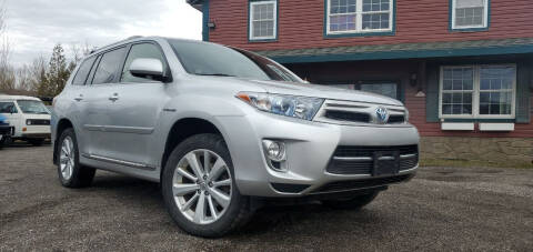 2013 Toyota Highlander Hybrid for sale at Village Car Company in Hinesburg VT
