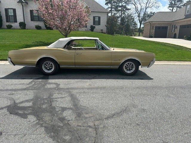 1967 Oldsmobile Cutlass 4