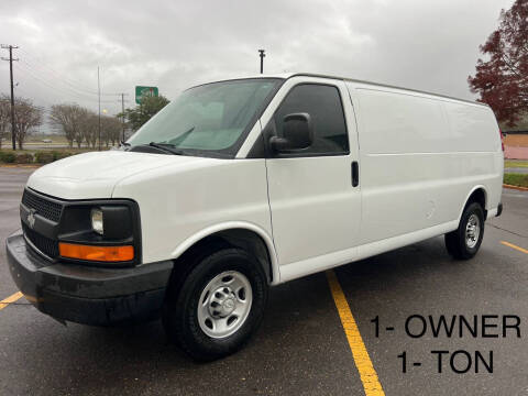 2015 Chevrolet Express for sale at SPEEDWAY MOTORS in Alexandria LA