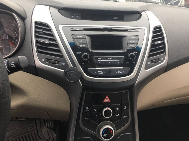 2016 Hyundai Elantra SE photo 32