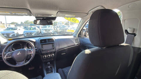 2023 Mitsubishi Outlander Sport ES