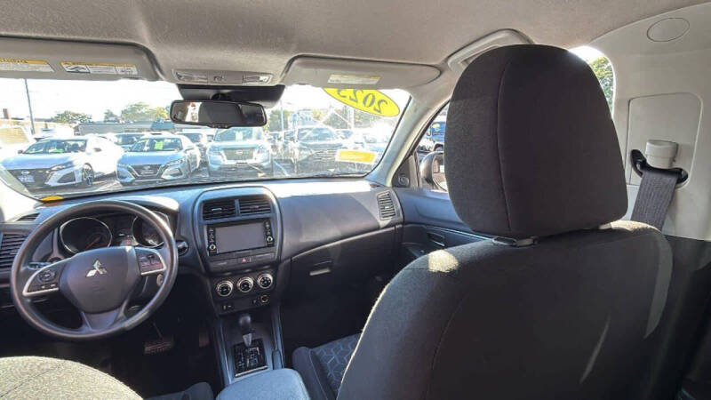 2023 Mitsubishi Outlander Sport ES