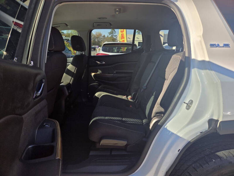 2017 GMC Acadia SLE-1