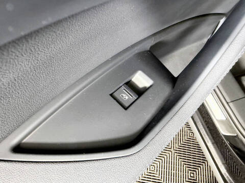 2023 Audi e-tron quattro Premium