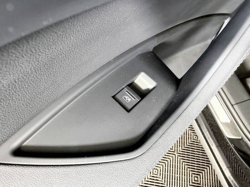 2023 Audi e-tron quattro Premium