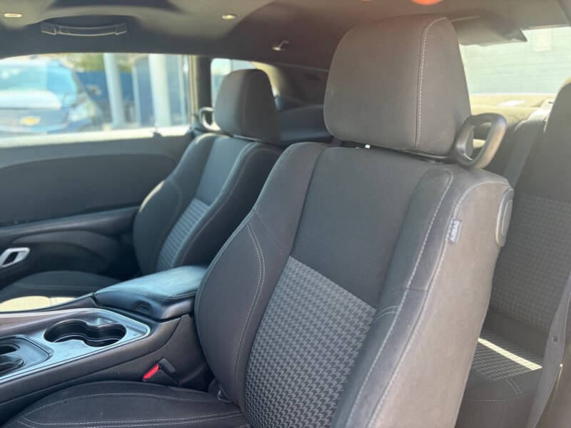 2021 Dodge Challenger SXT