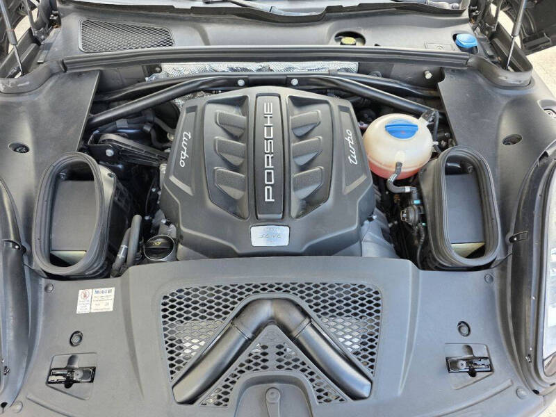 2016 Porsche Macan Turbo