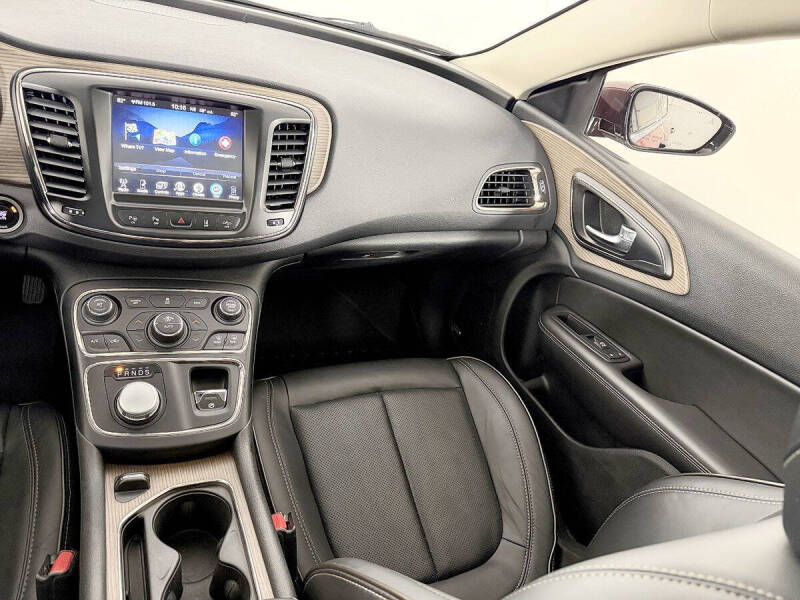 2015 Chrysler 200 C
