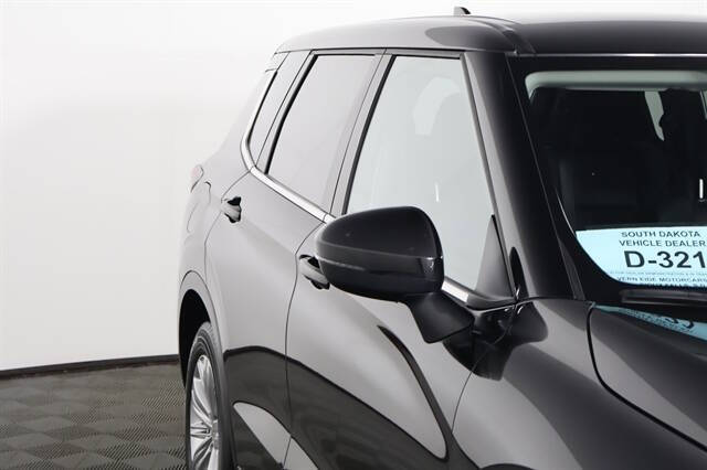 2024 Mitsubishi Outlander ES