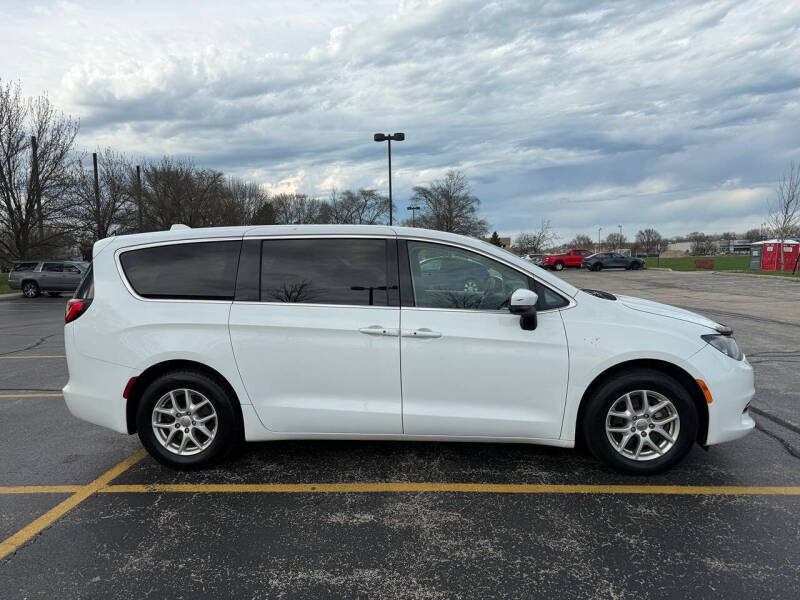 2017 Chrysler Pacifica Touring
