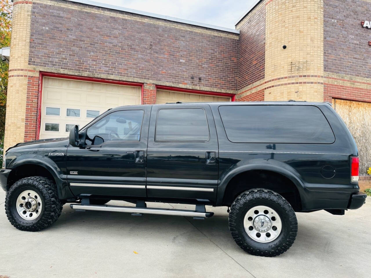 2004 Ford Excursion for sale at American Dream Motors in Winchester, VA