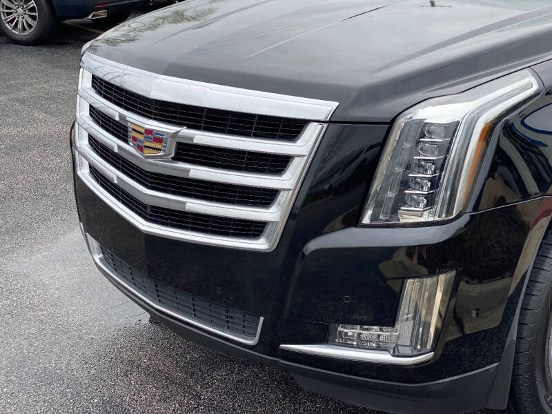 2017 Cadillac Escalade Standard