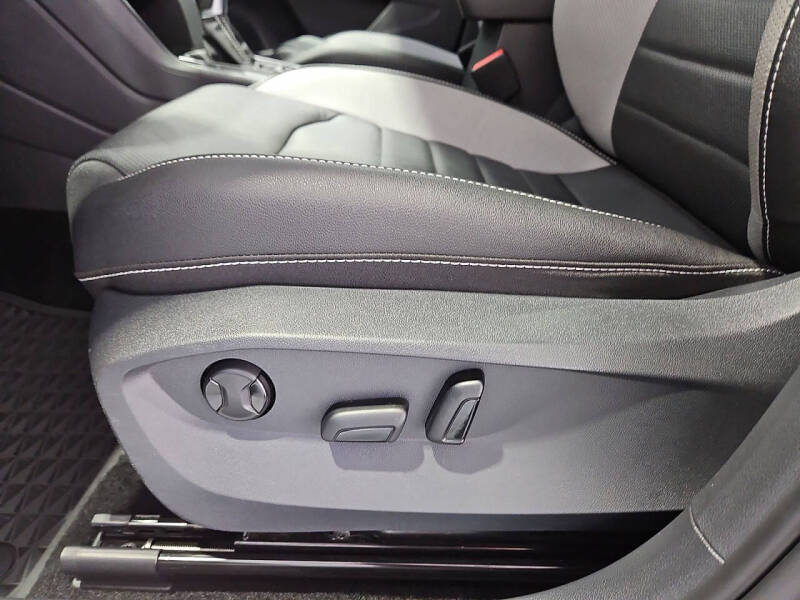 2024 Volkswagen Taos SEL 4Motion