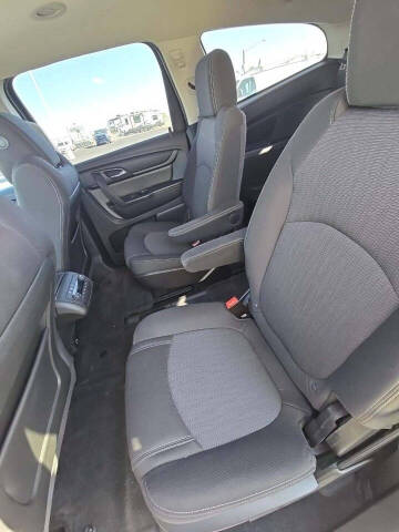 2017 Chevrolet Traverse LT