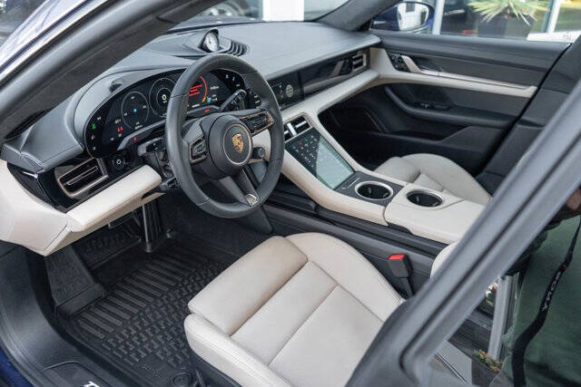 2020 Porsche Taycan 8