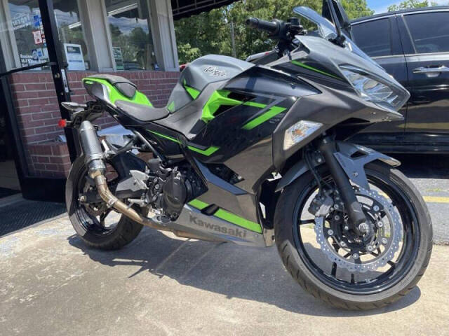 Kawasaki Ninja 400 ABS Image