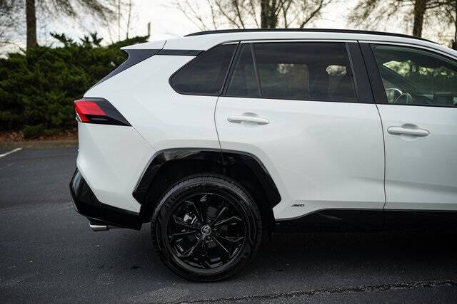 2022 Toyota RAV4 Hybrid SE