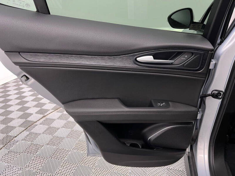 2022 Alfa Romeo Stelvio Sprint