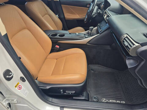 2016 Lexus IS 200t