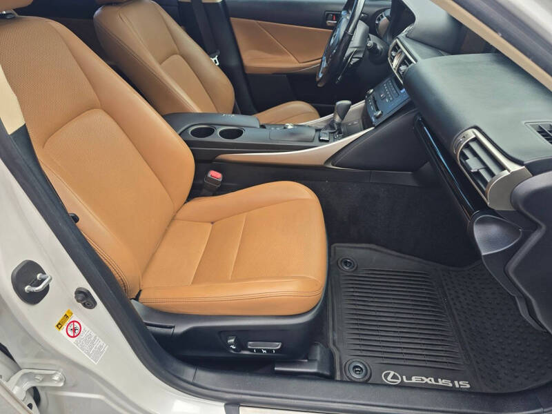 2016 Lexus IS 200t