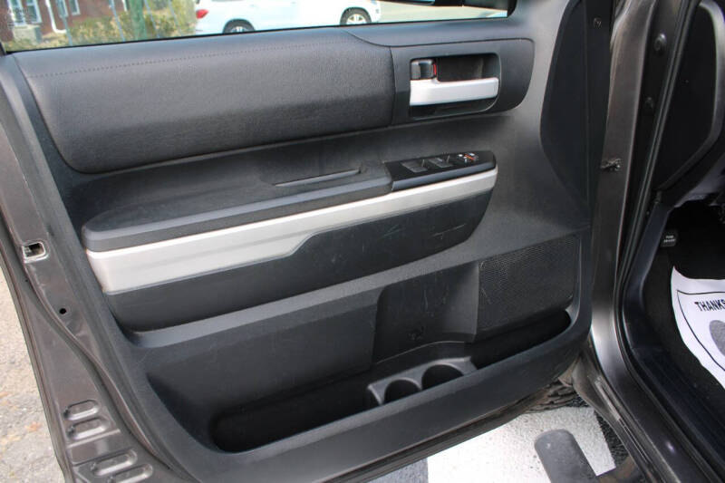 2015 Toyota Tundra SR5